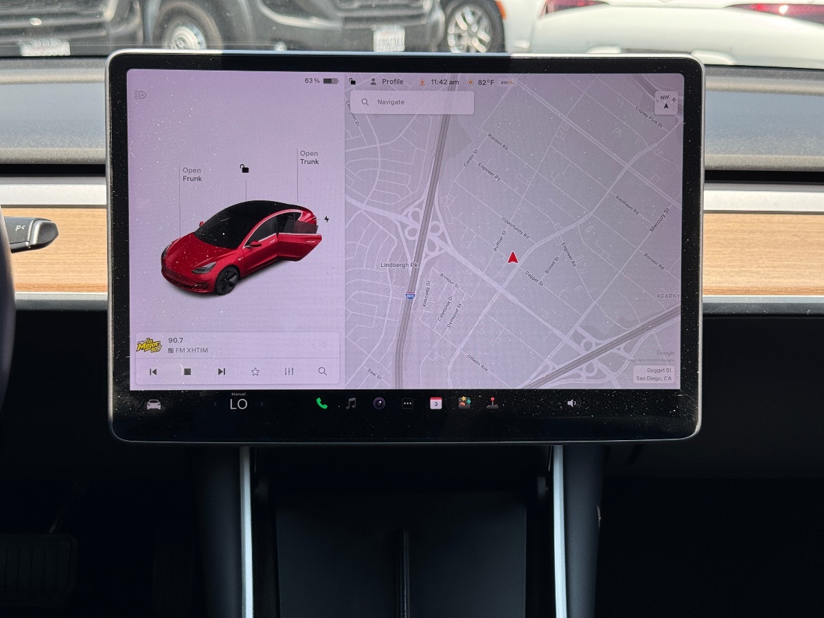 2018 Tesla Model 3 Long Range photo 22