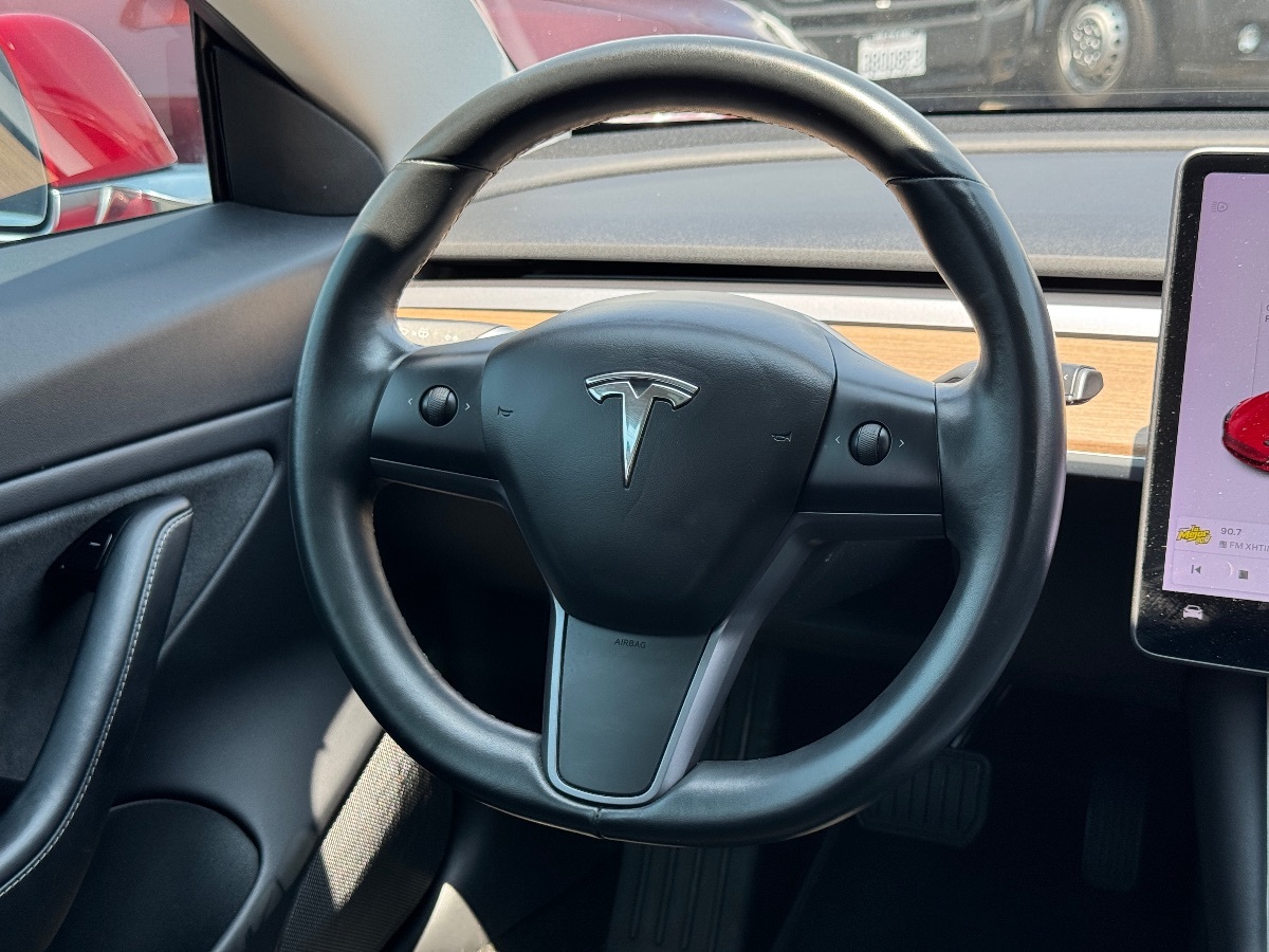 2018 Tesla Model 3 Long Range photo 24