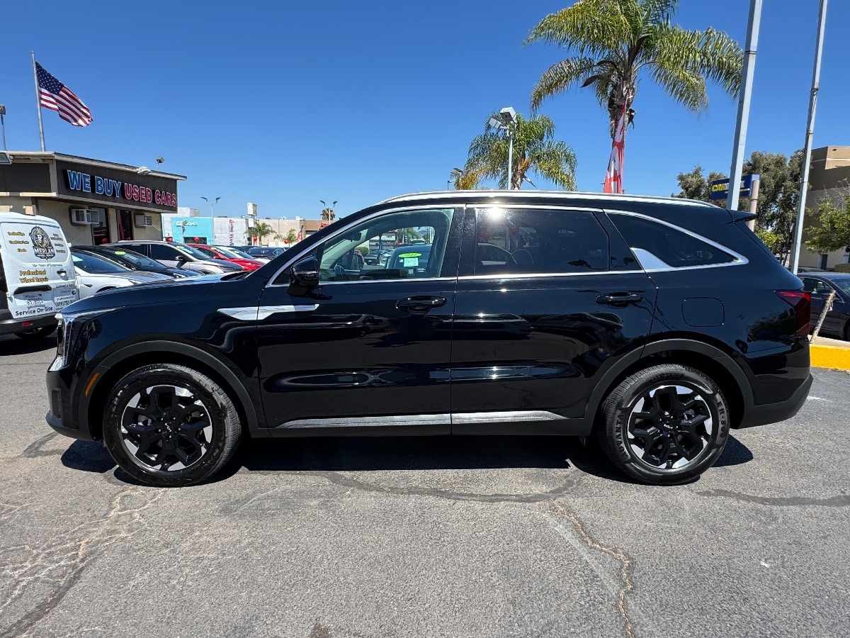 2024 Kia Sorento S photo 4