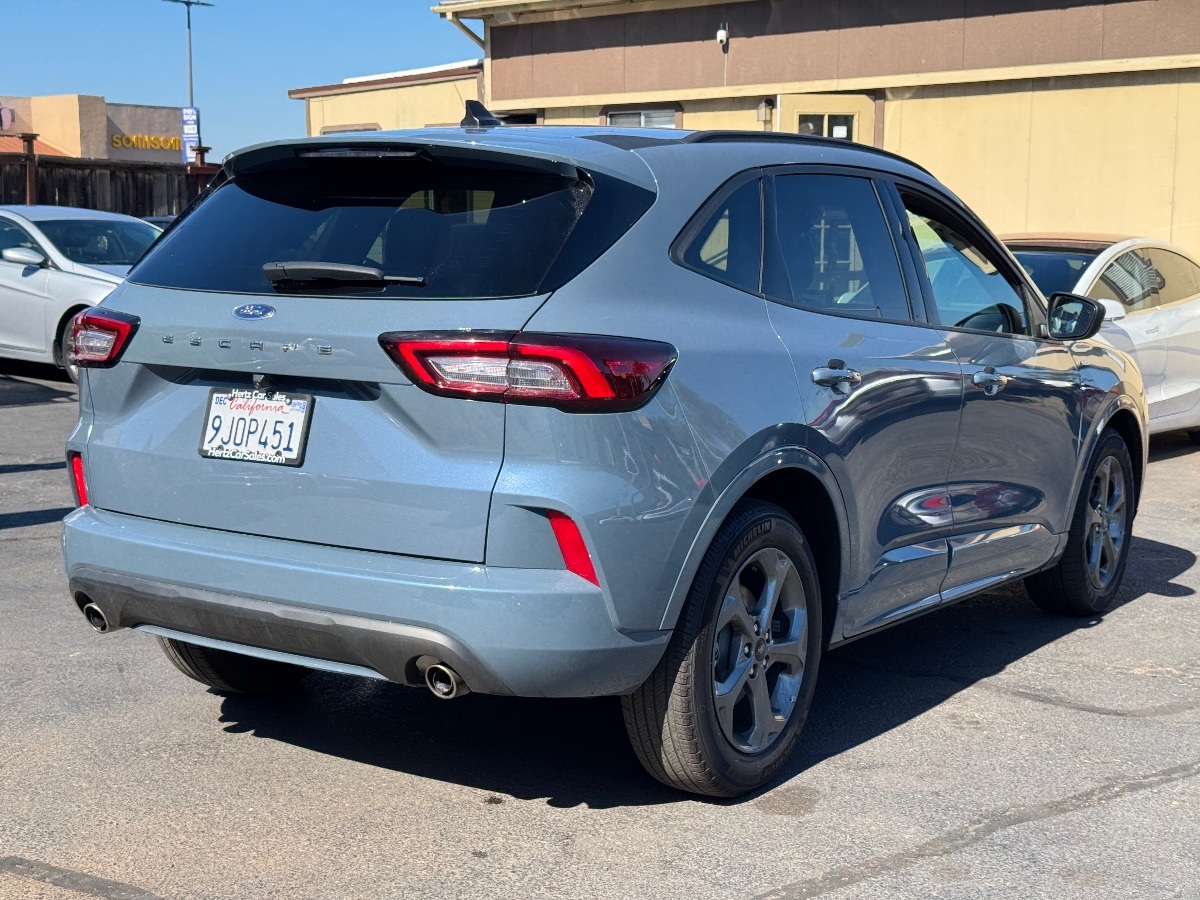 2024 Ford Escape ST-Line photo 8
