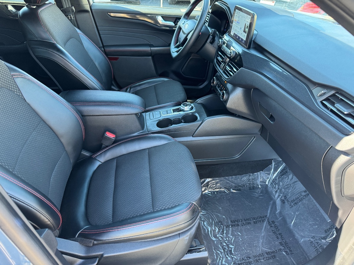 2024 Ford Escape ST-Line photo 10
