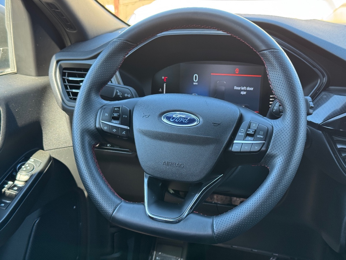 2024 Ford Escape ST-Line photo 16