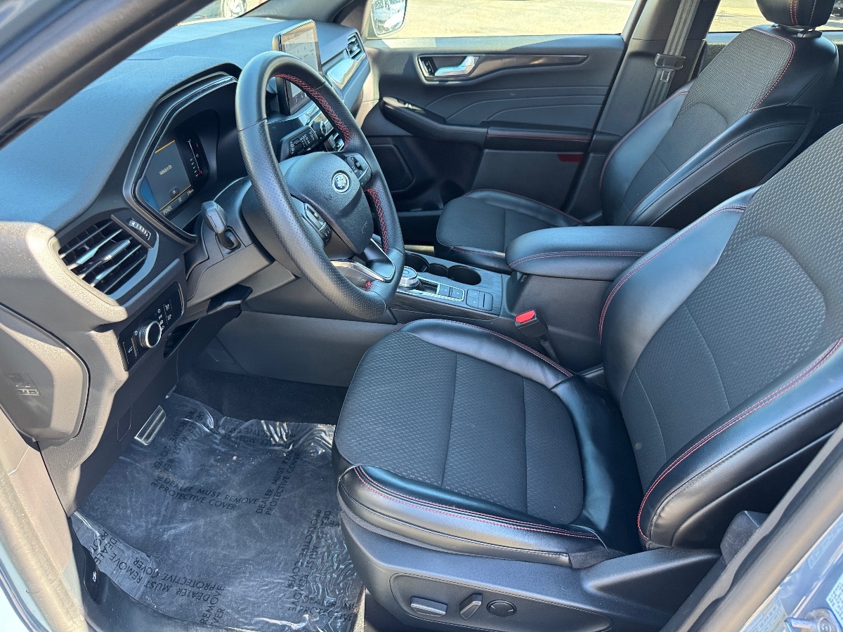 2024 Ford Escape ST-Line photo 17