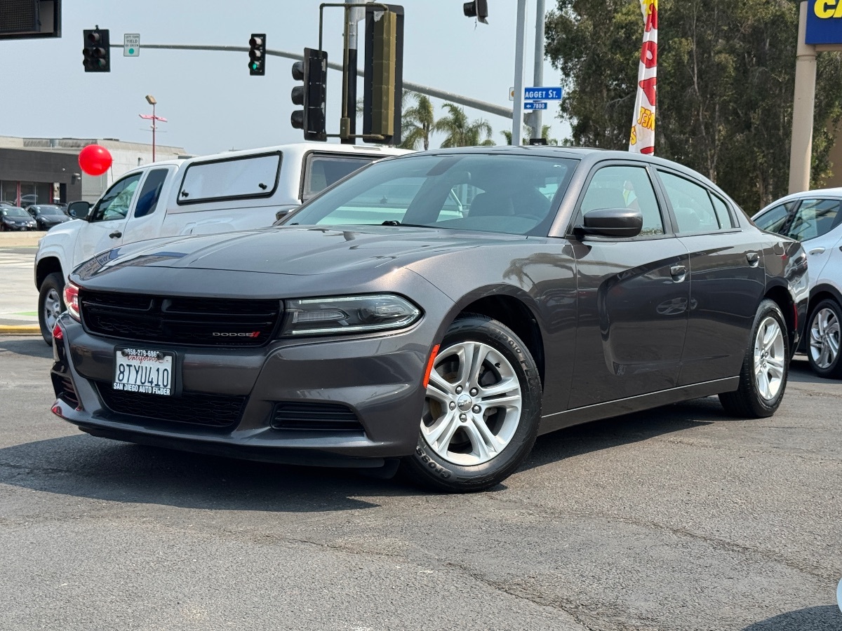 2021 Dodge Charger SXT photo 2