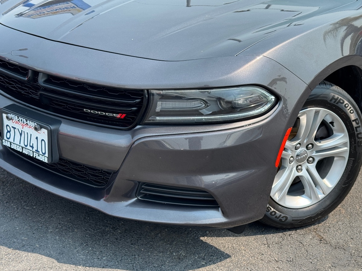 2021 Dodge Charger SXT photo 3