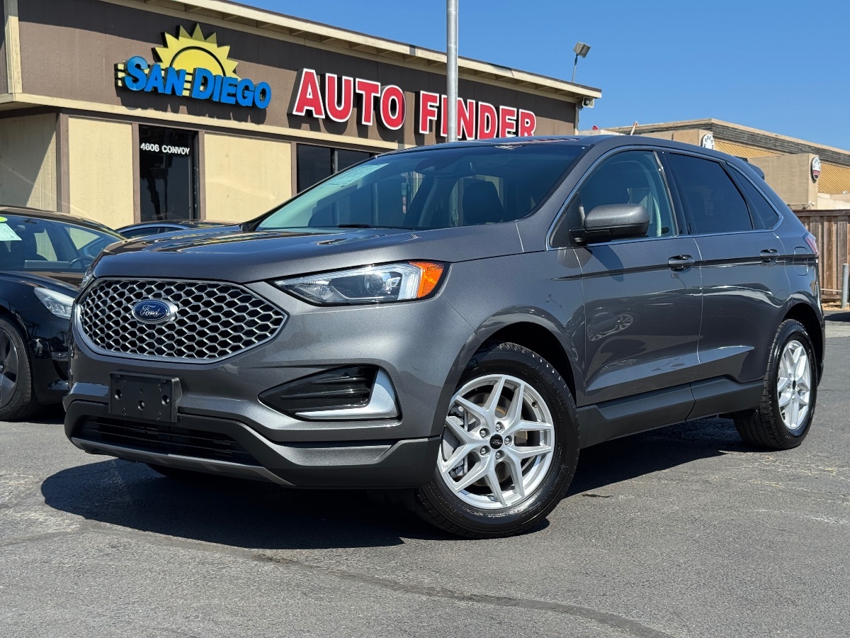 2024 Ford Edge SEL photo 2