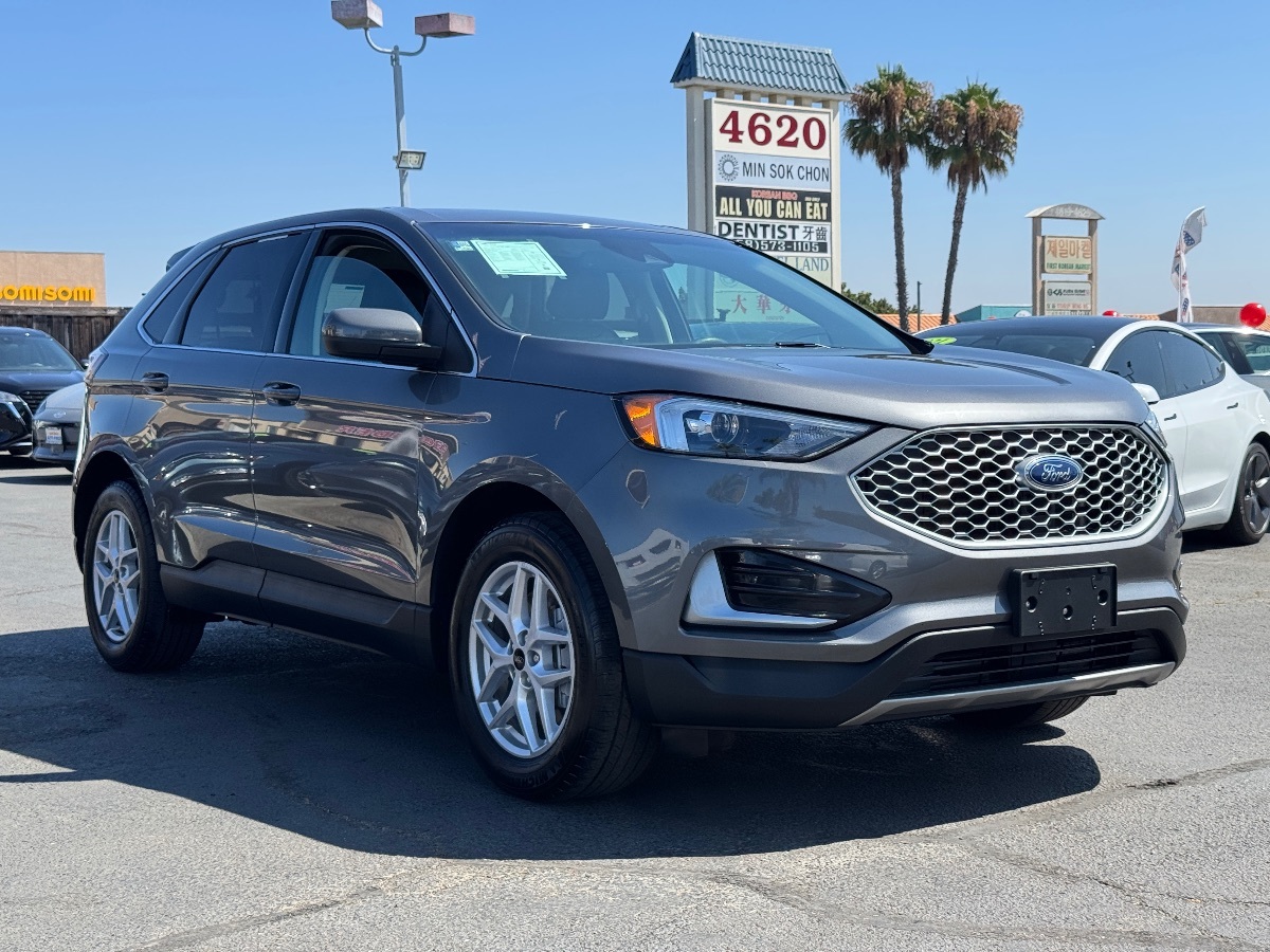 2024 Ford Edge SEL photo 4