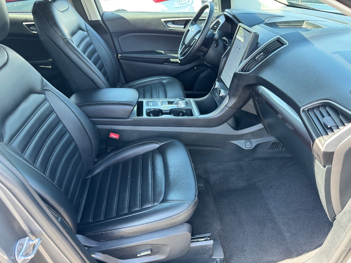 2024 Ford Edge SEL photo 17