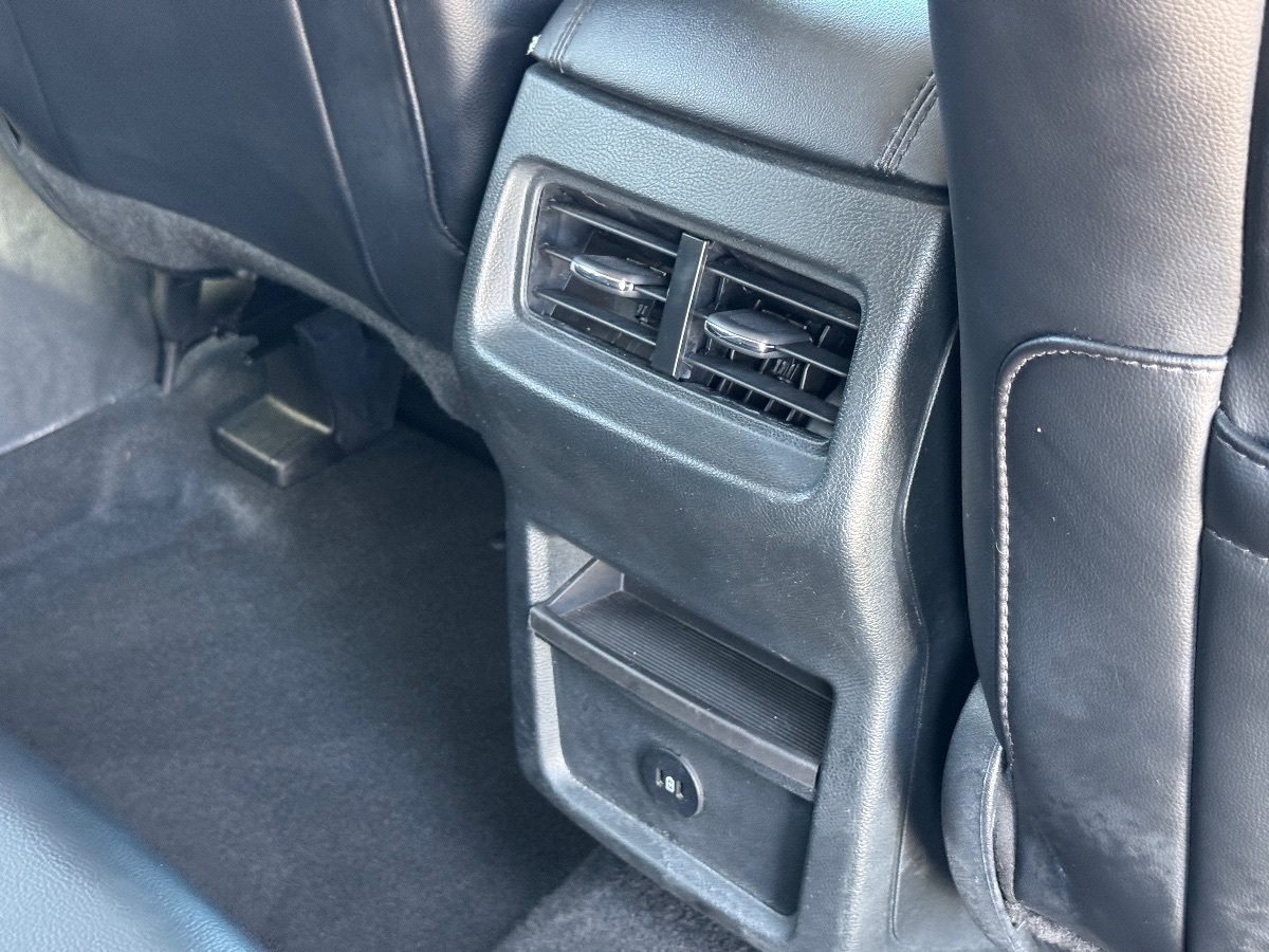 2024 Ford Edge SEL photo 19