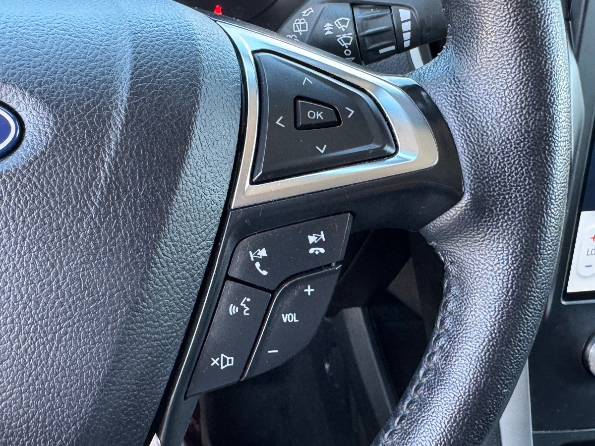 2024 Ford Edge SEL photo 30