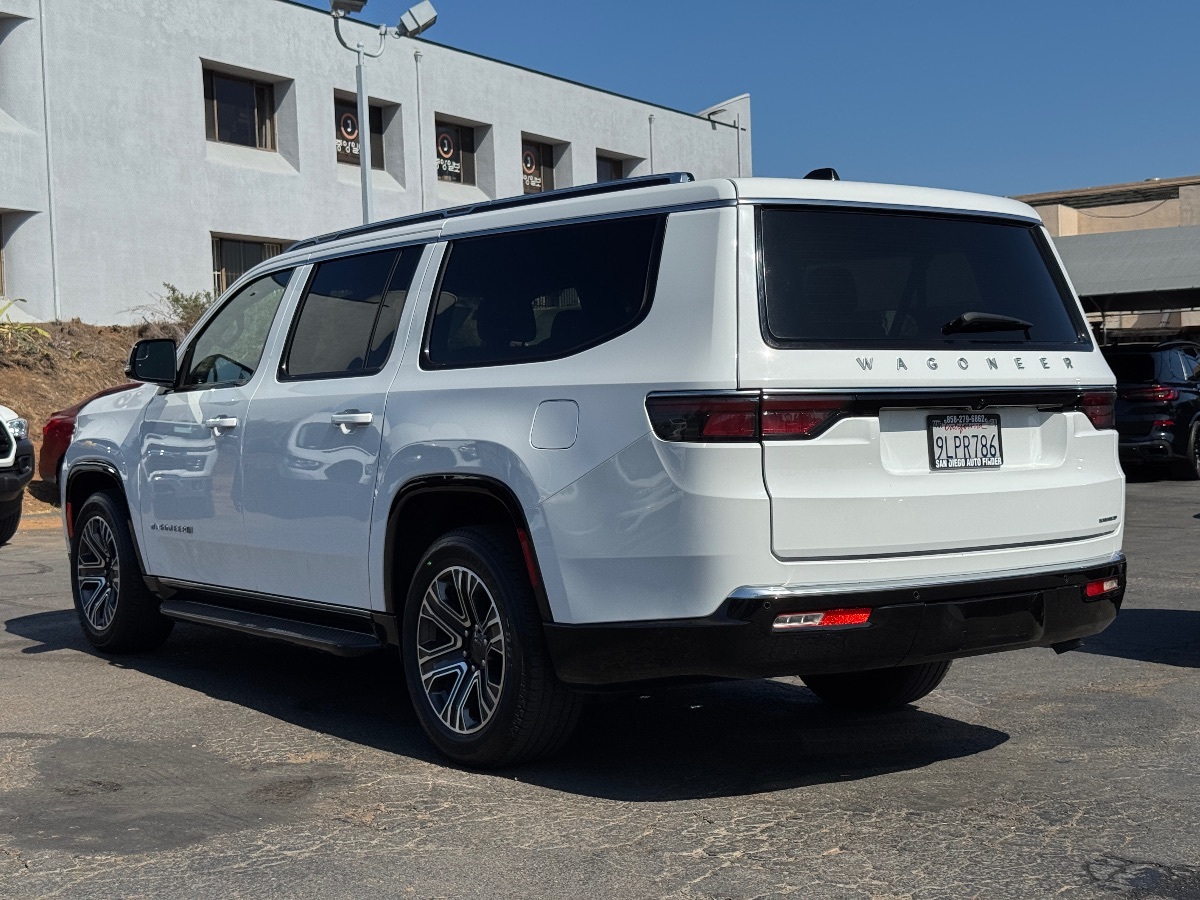 2024 Jeep Wagoneer L Series II photo 12
