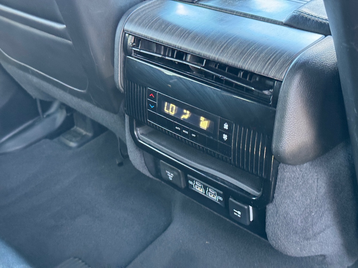 2024 Jeep Wagoneer L Series II photo 18