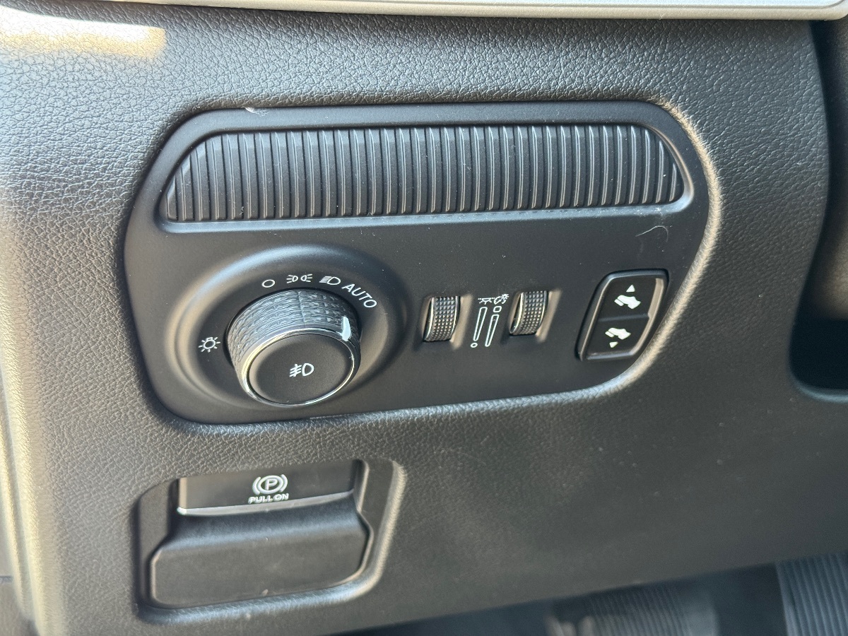 2024 Jeep Wagoneer L Series II photo 26