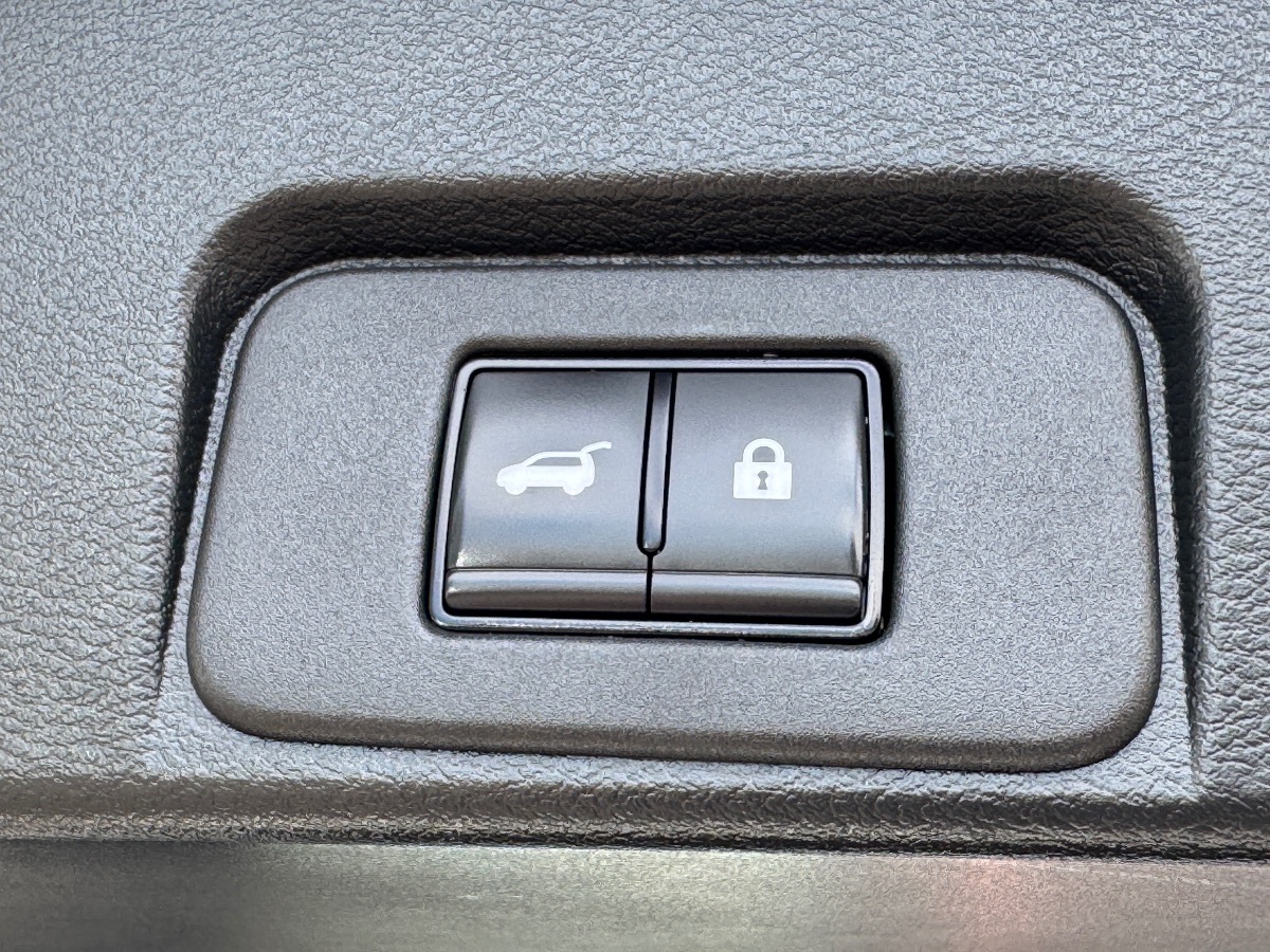 2024 Nissan Rogue SV photo 7