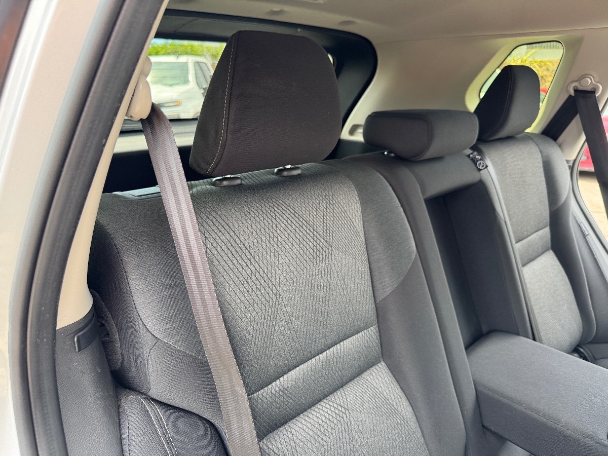 2024 Nissan Rogue SV photo 11