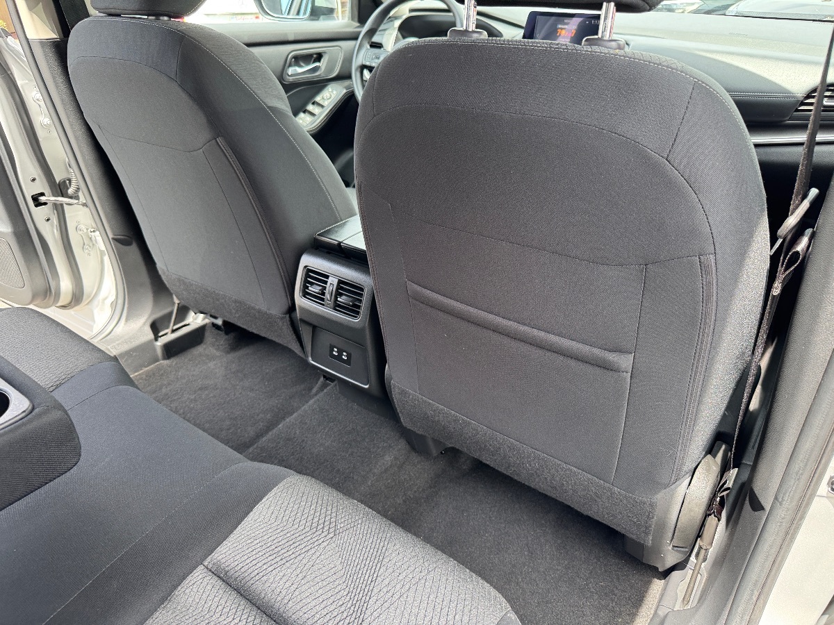 2024 Nissan Rogue SV photo 12