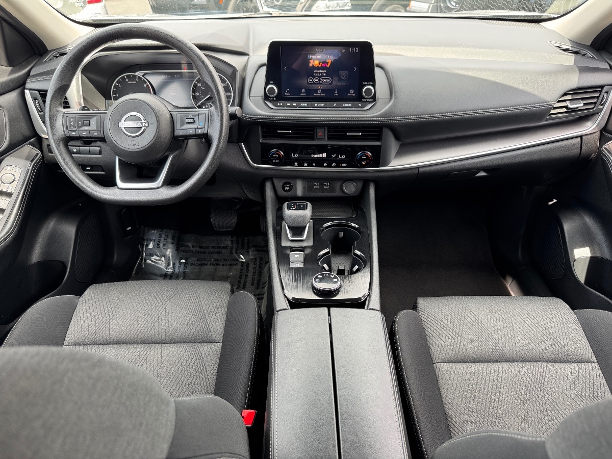 2024 Nissan Rogue SV photo 14