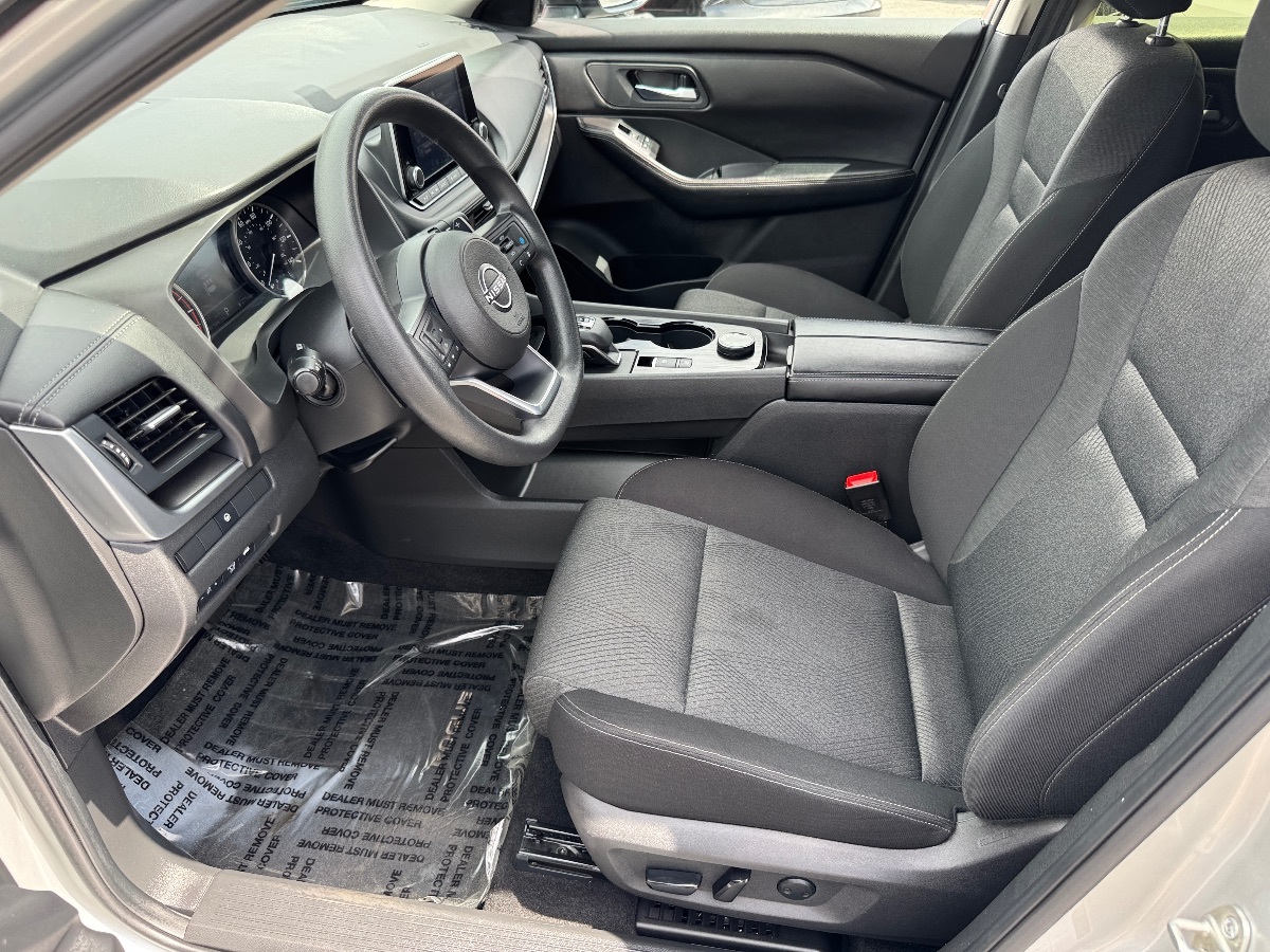 2024 Nissan Rogue SV photo 24