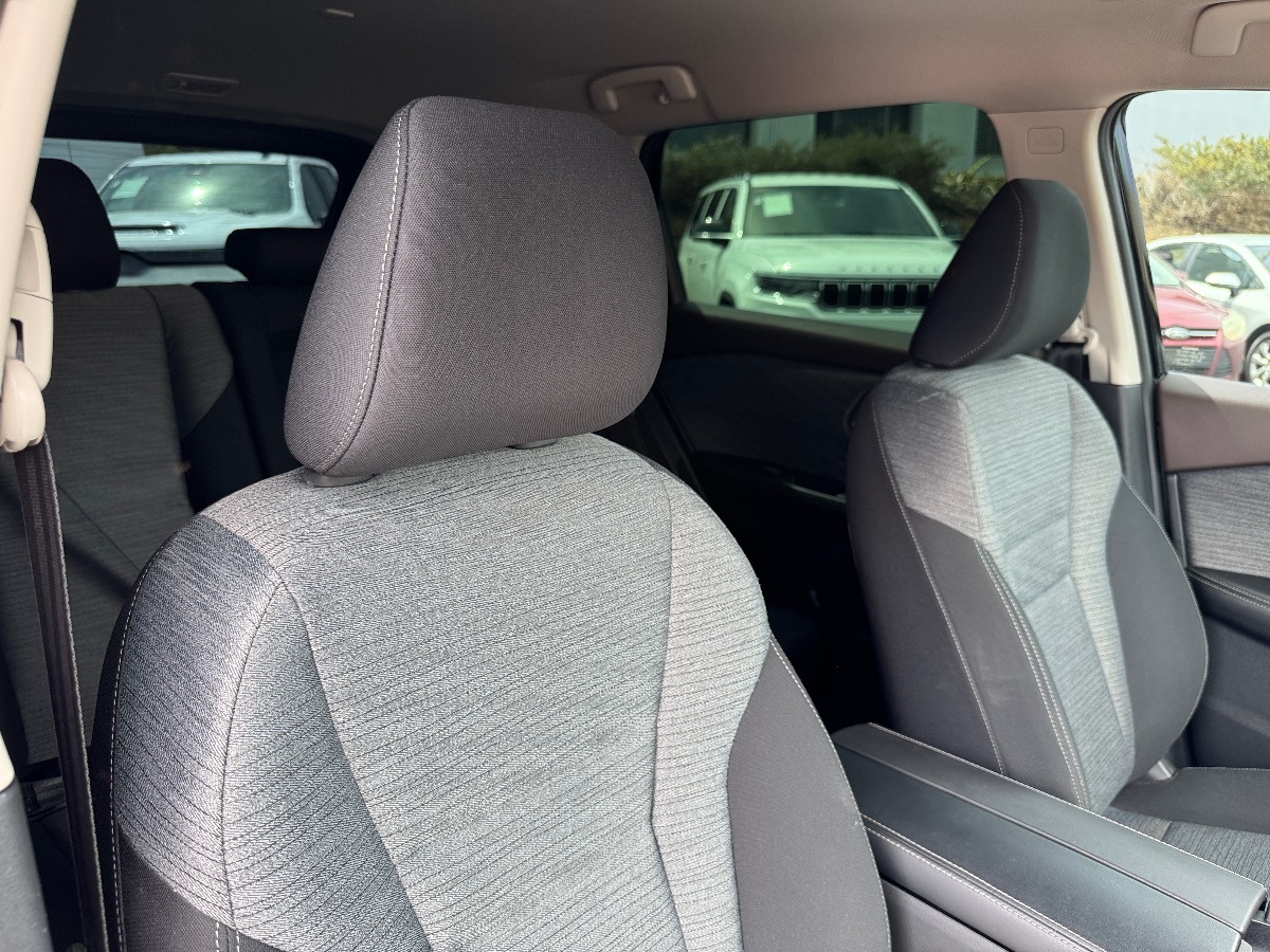 2023 Nissan Rogue SV photo 12
