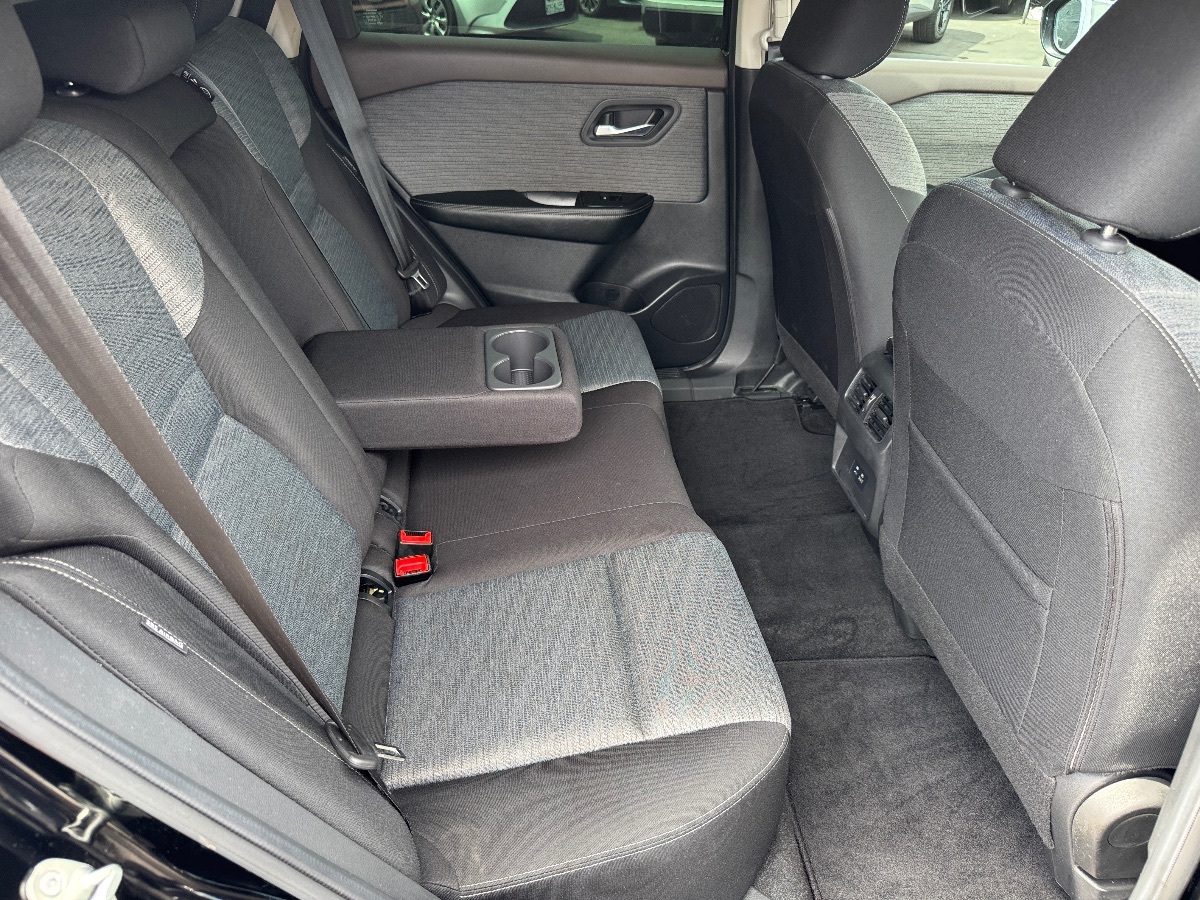 2023 Nissan Rogue SV photo 15