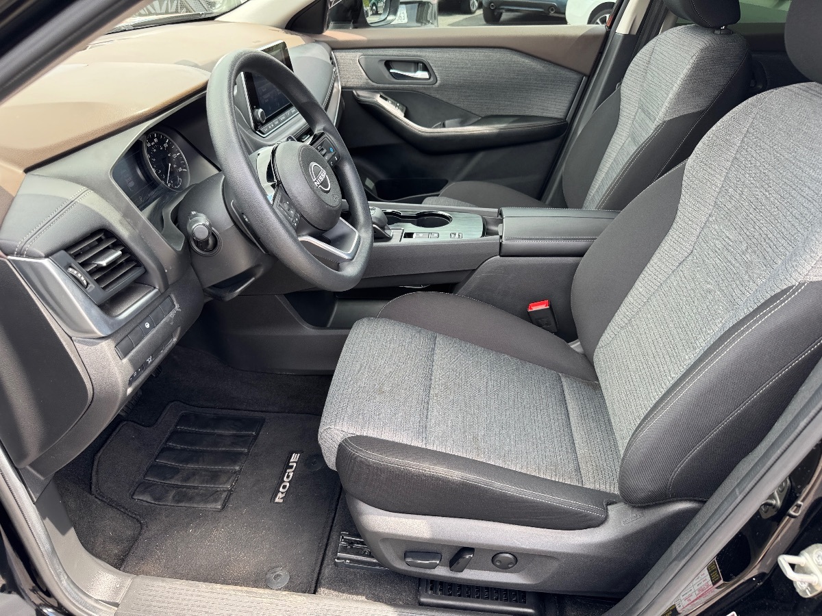 2023 Nissan Rogue SV photo 23