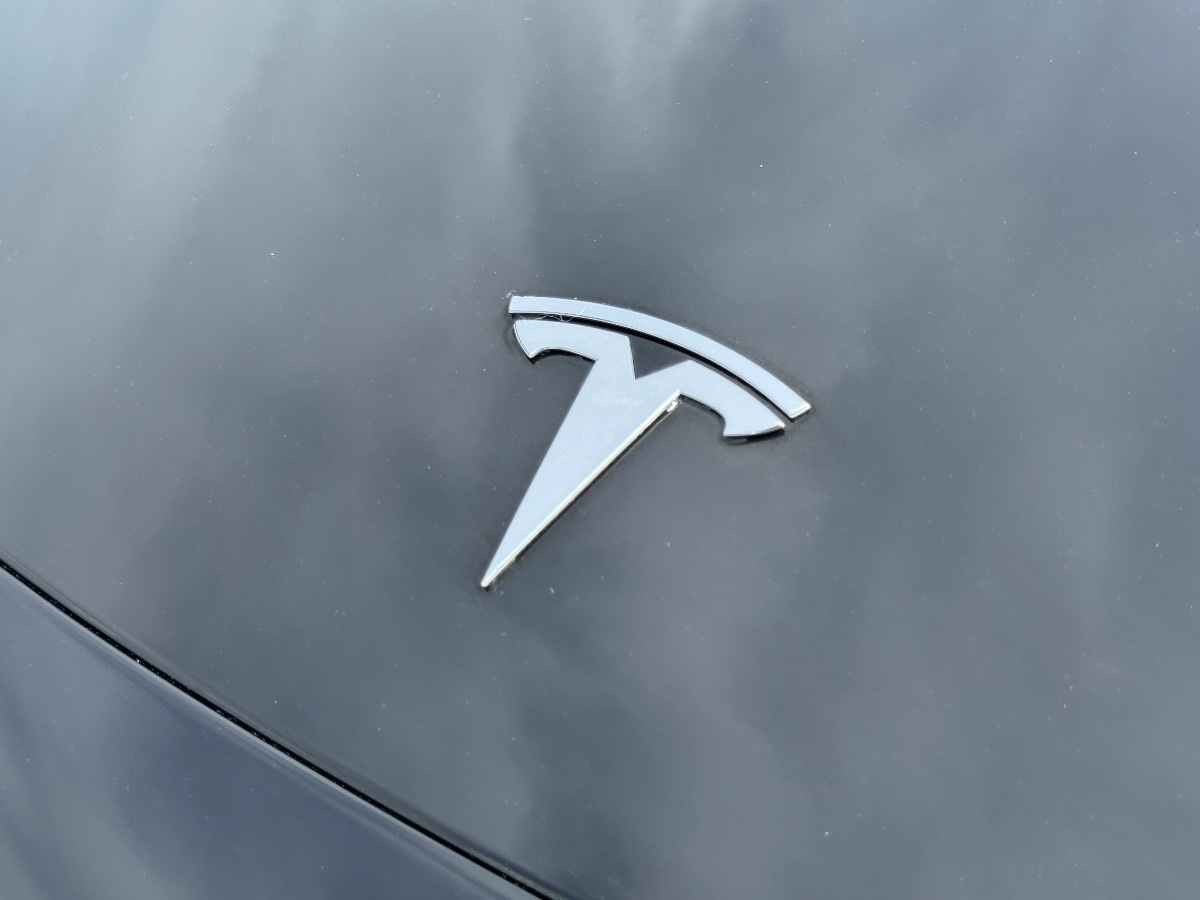 2018 Tesla Model 3 Long Range photo 3
