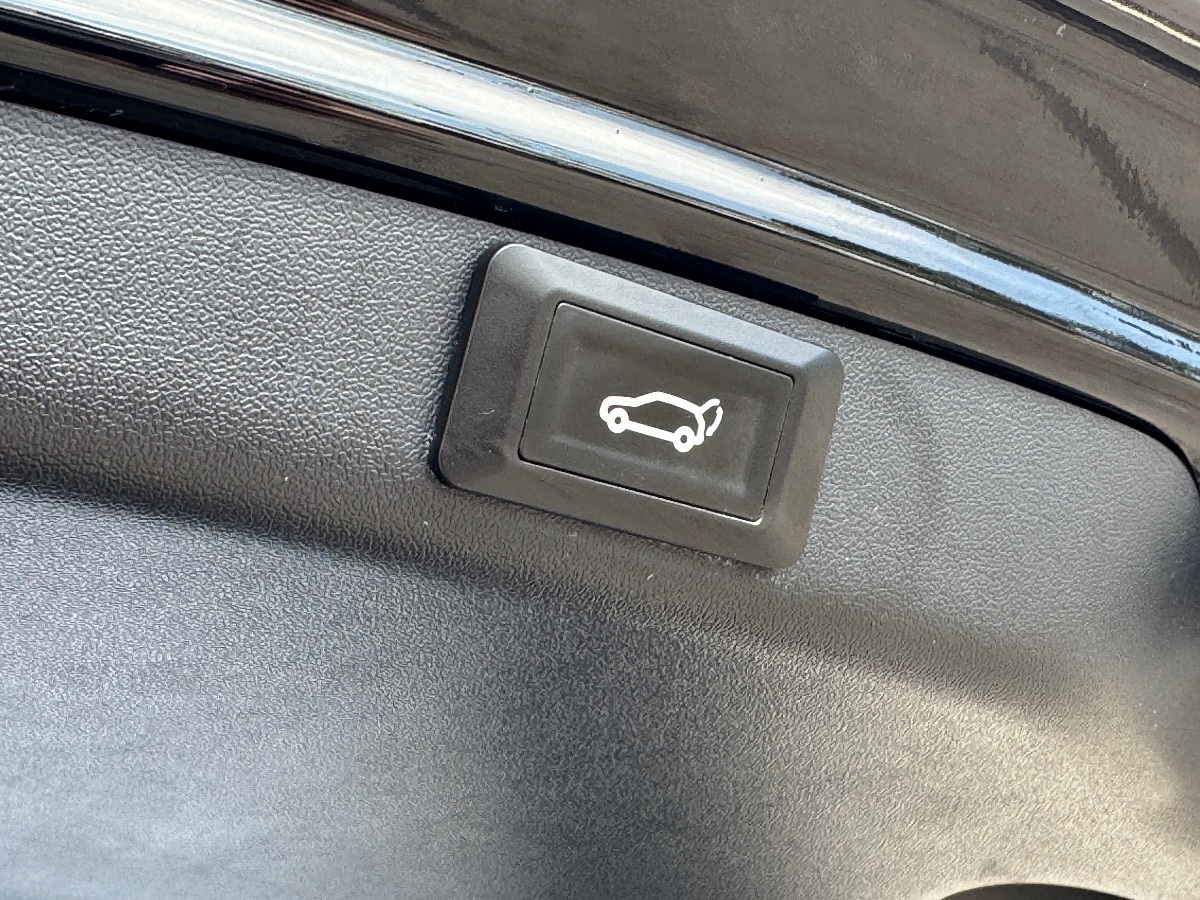2018 Tesla Model 3 Long Range photo 11