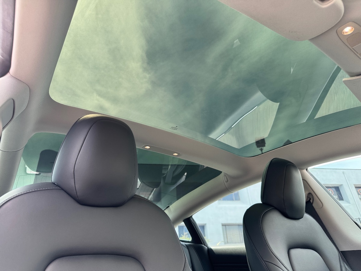 2018 Tesla Model 3 Long Range photo 15