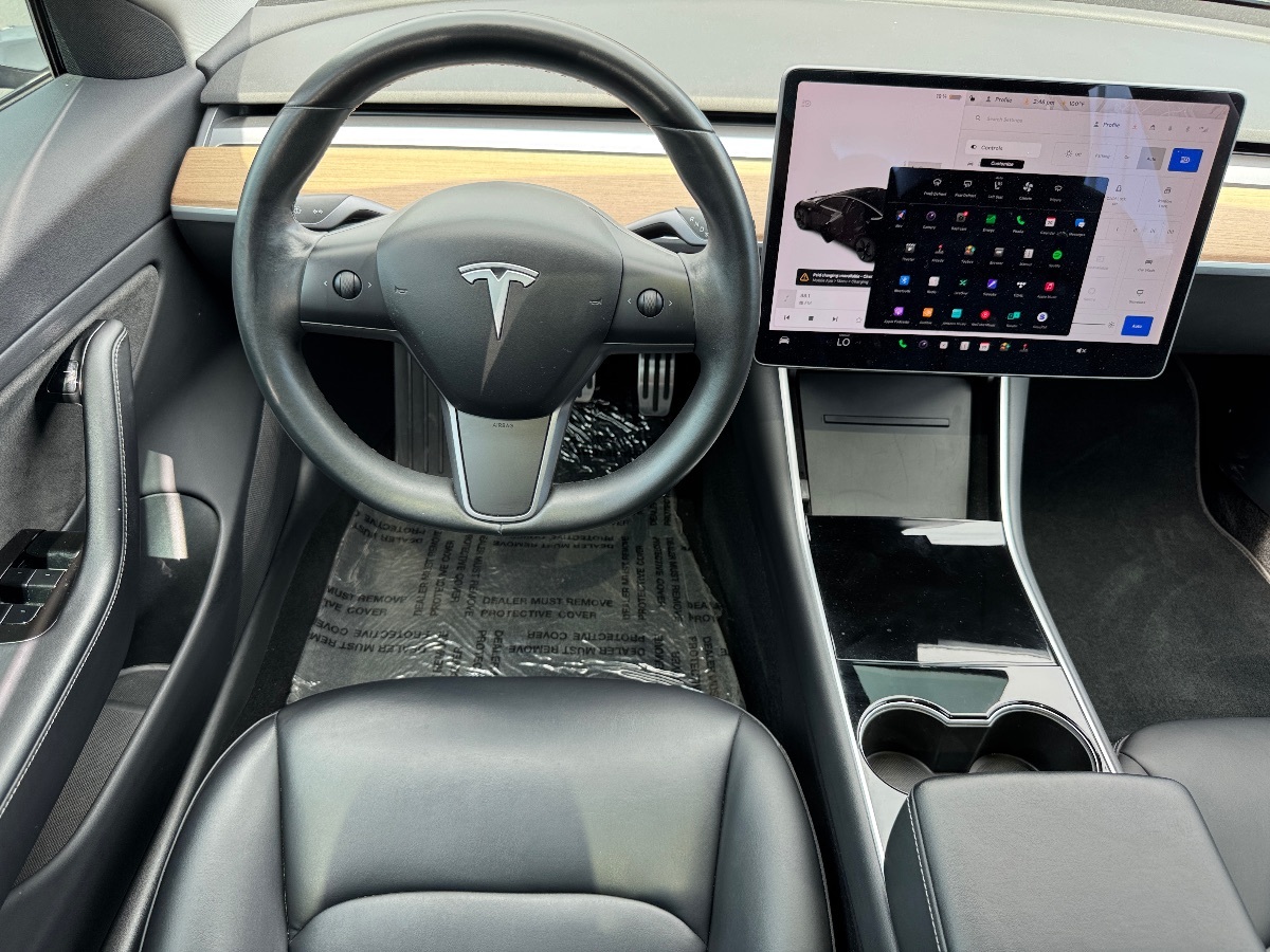 2018 Tesla Model 3 Long Range photo 23
