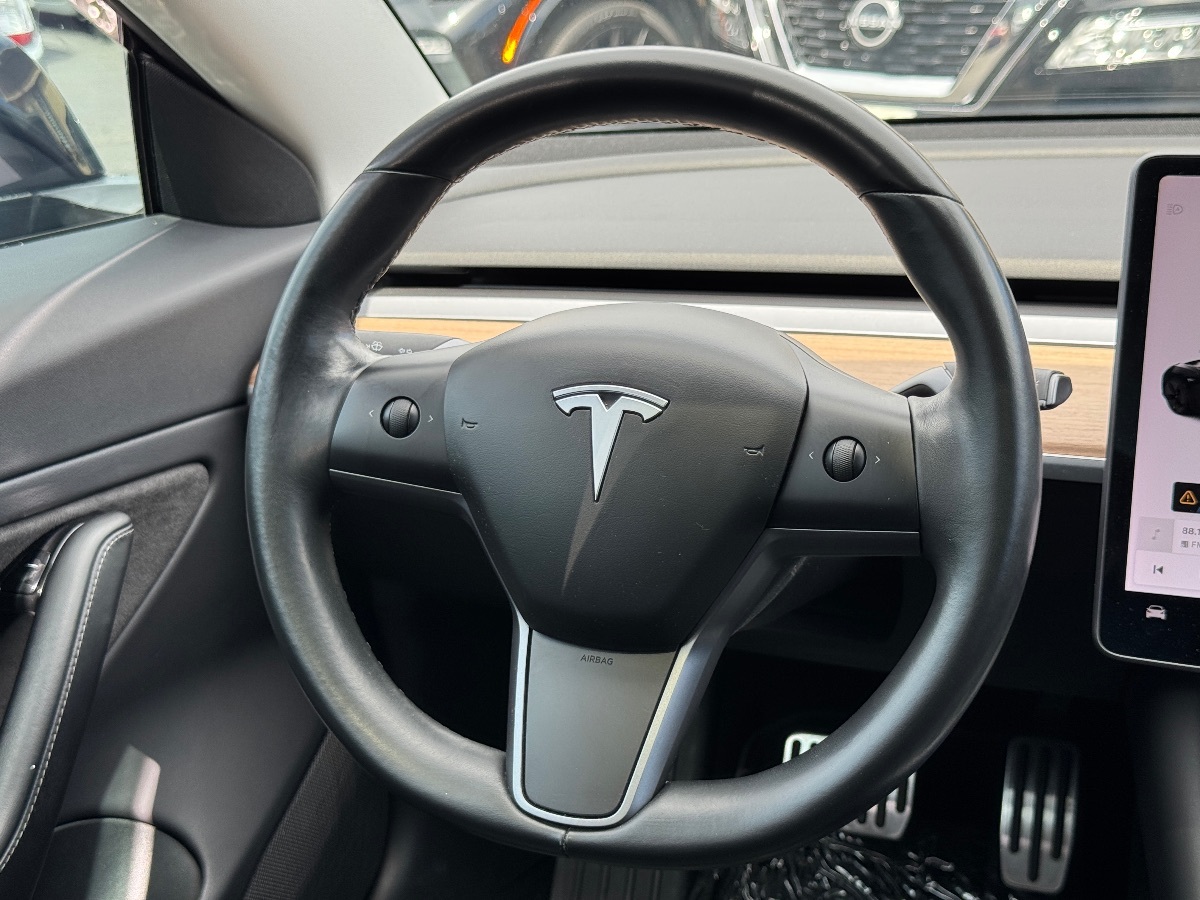 2018 Tesla Model 3 Long Range photo 25