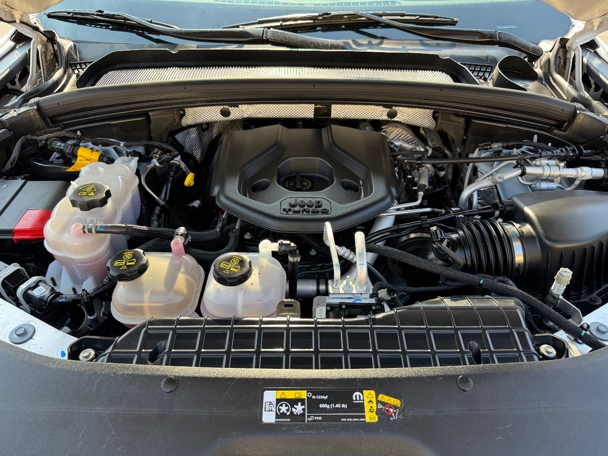 2024 Jeep Cherokee Limited 4xe photo 3
