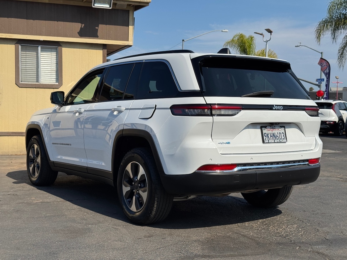 2024 Jeep Cherokee Limited 4xe photo 6