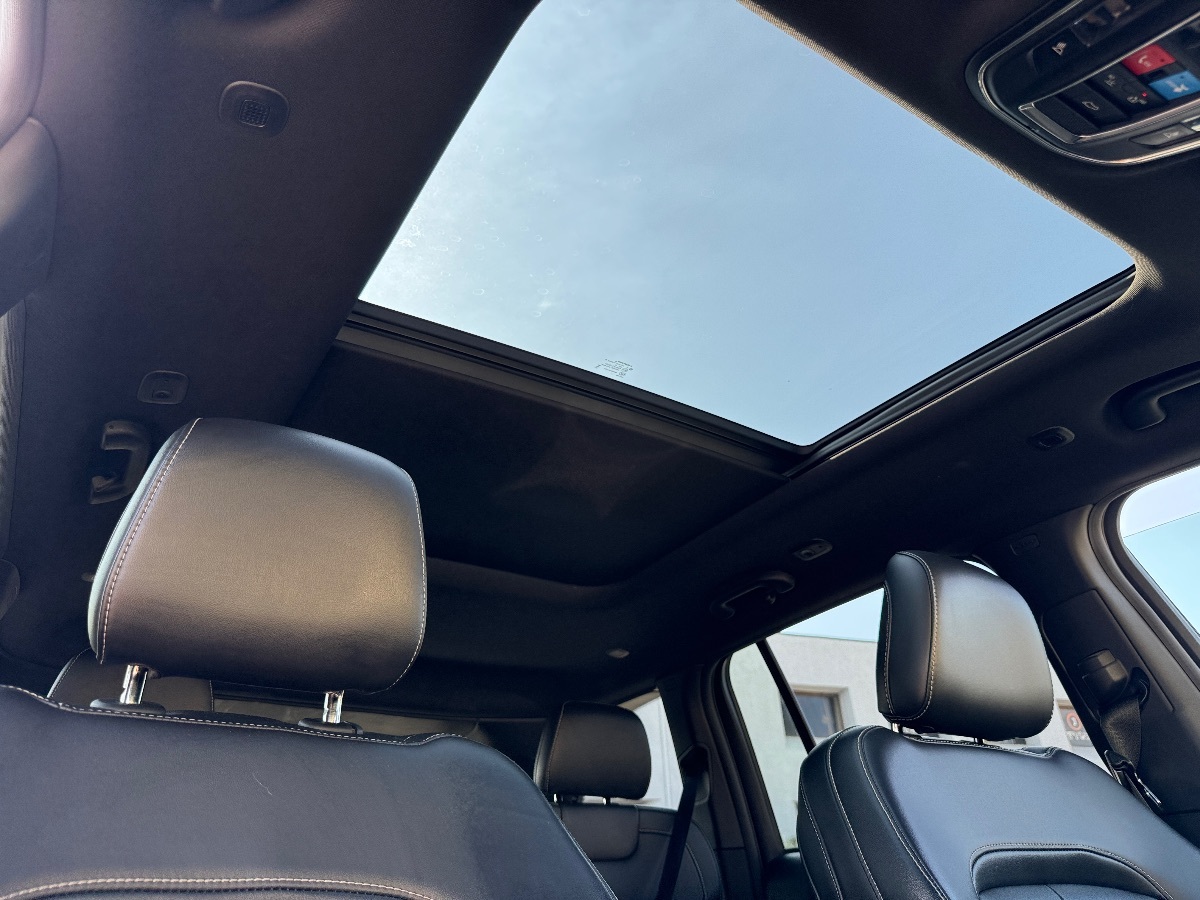 2024 Jeep Cherokee Limited 4xe photo 9