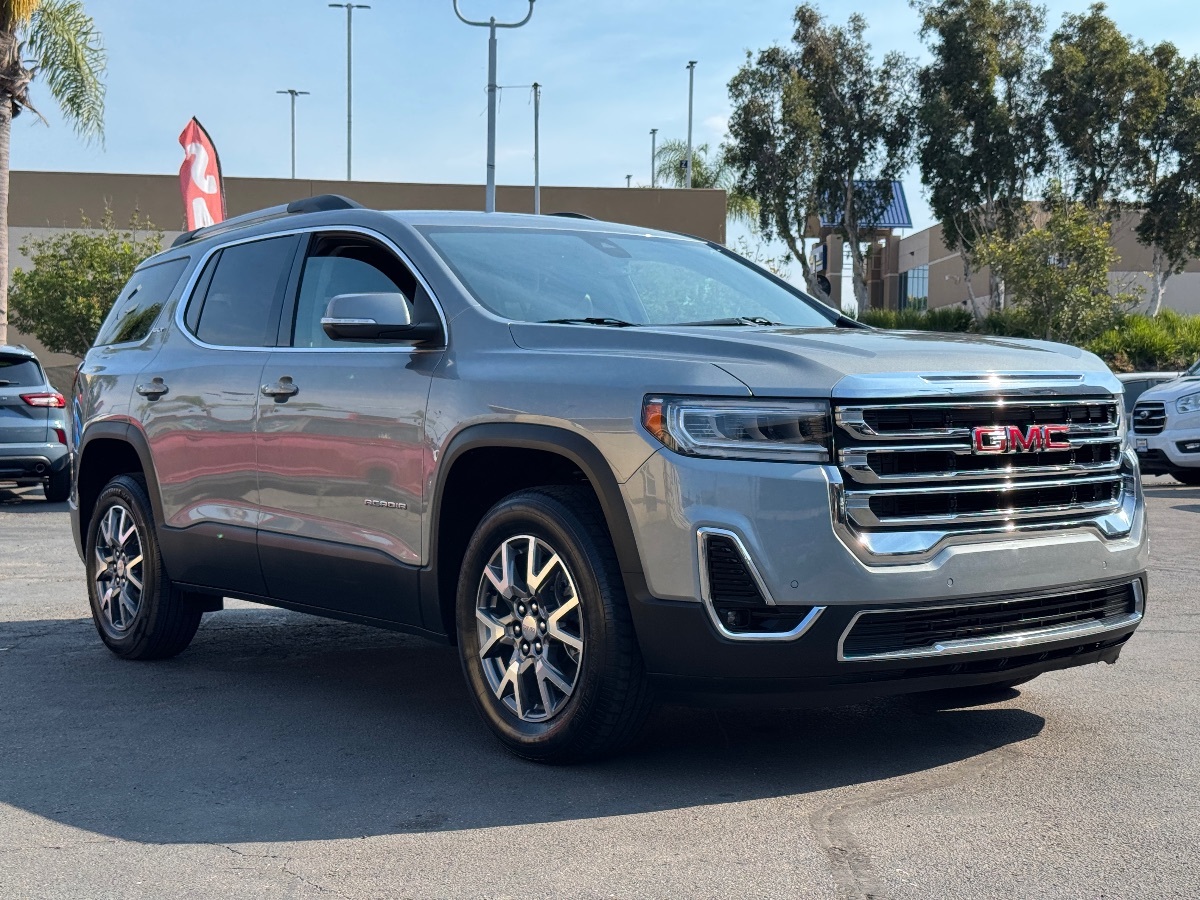 2023 Gmc Acadia SLT photo 3