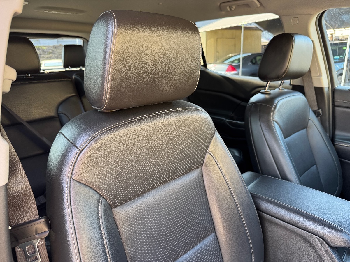 2023 Gmc Acadia SLT photo 16