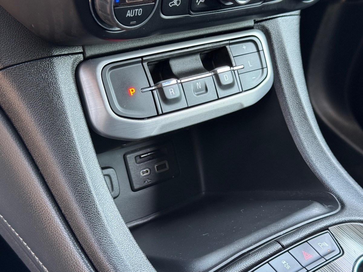 2023 Gmc Acadia SLT photo 26