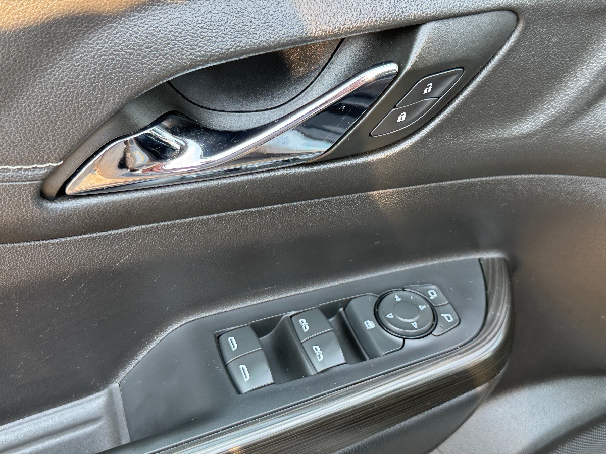 2023 Gmc Acadia SLT photo 28
