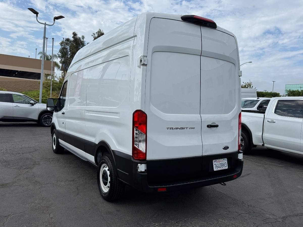 2021 Ford Transit Cargo Van photo 8