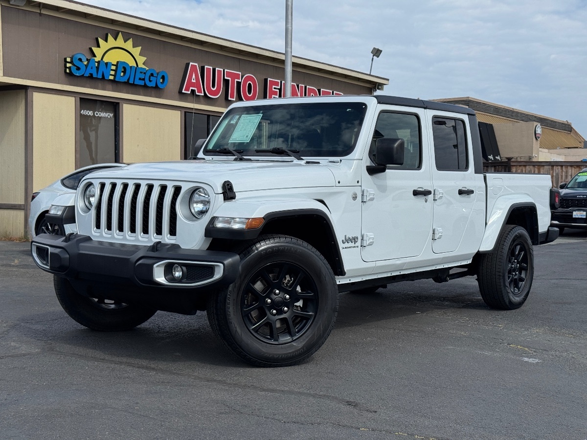 2023 Jeep Gladiator Overland photo 2