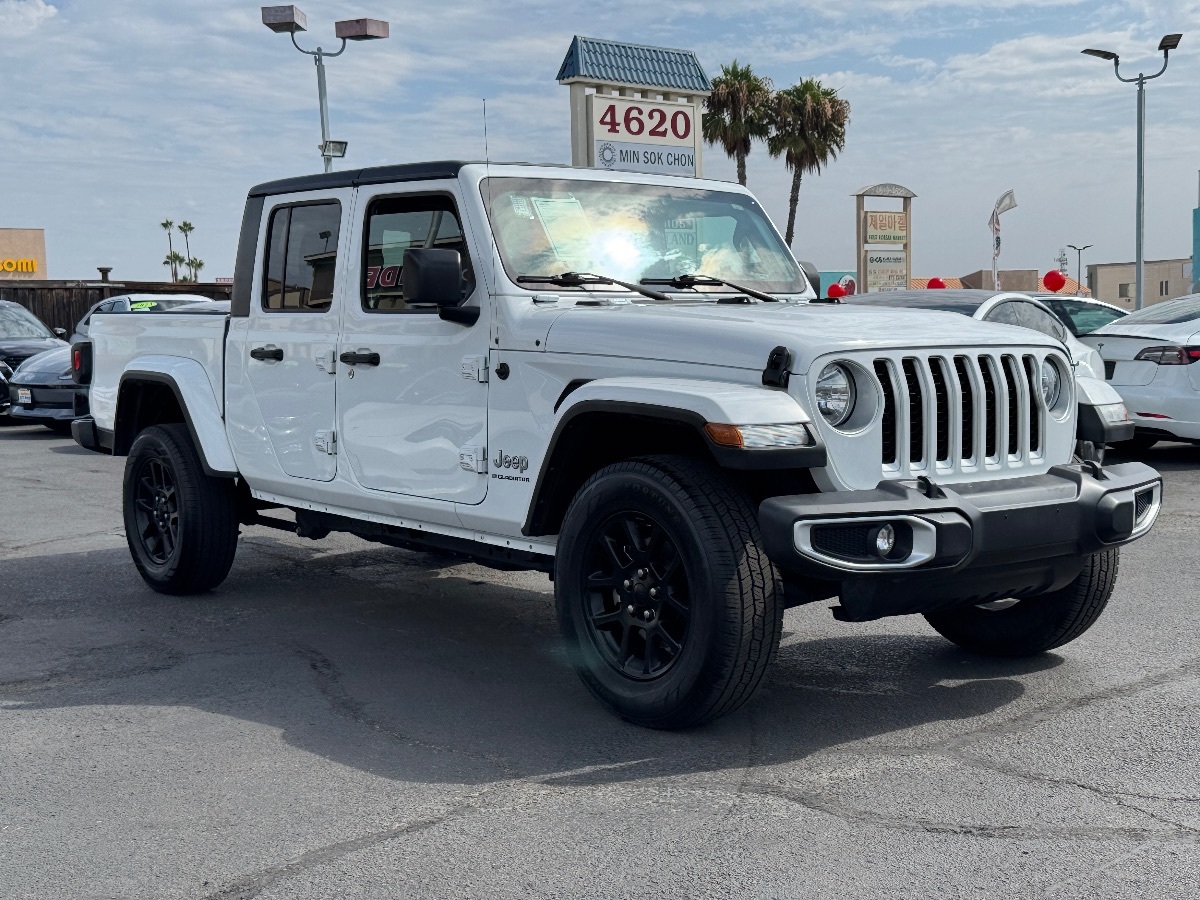 2023 Jeep Gladiator Overland photo 4