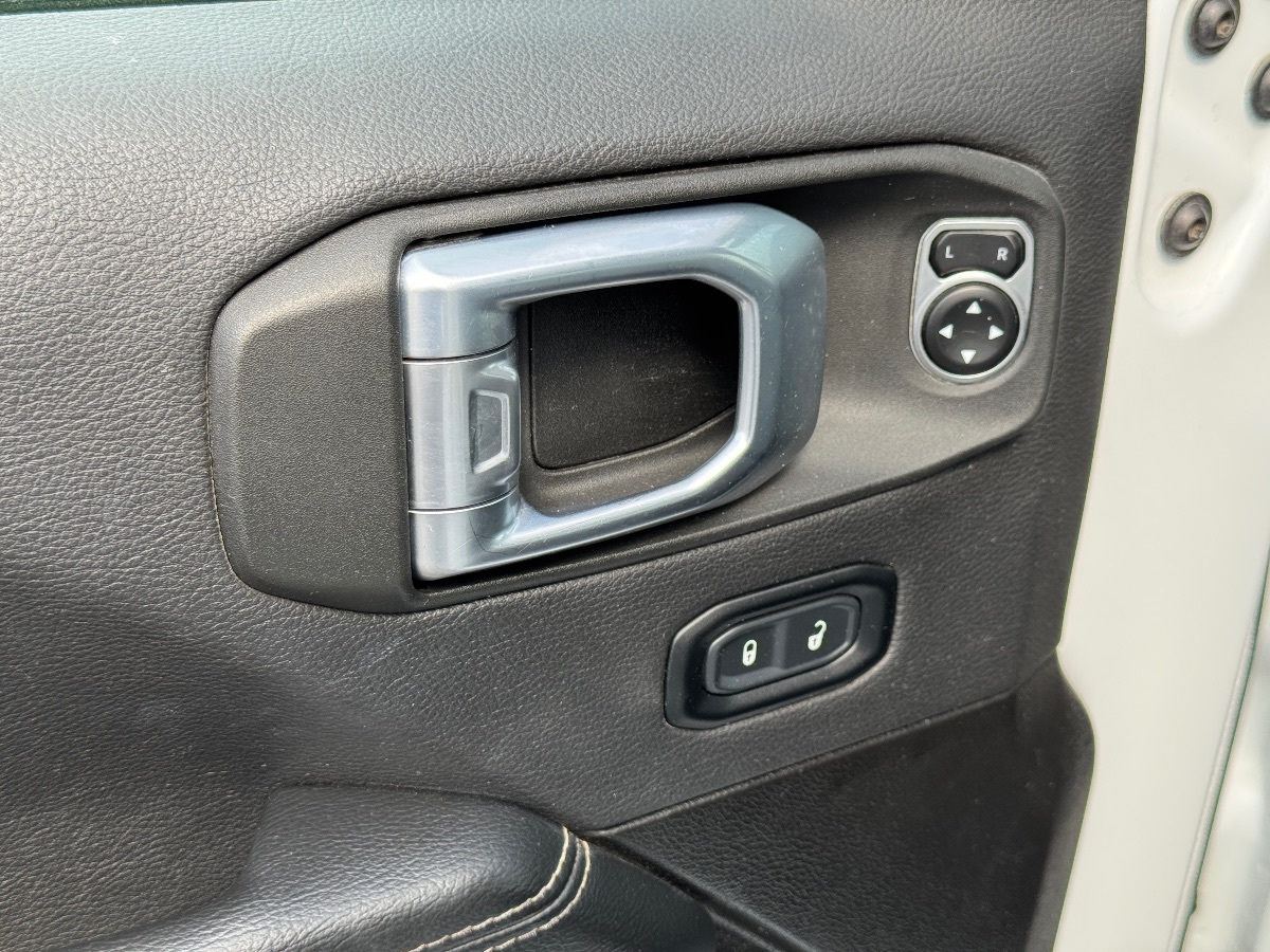 2023 Jeep Gladiator Overland photo 30
