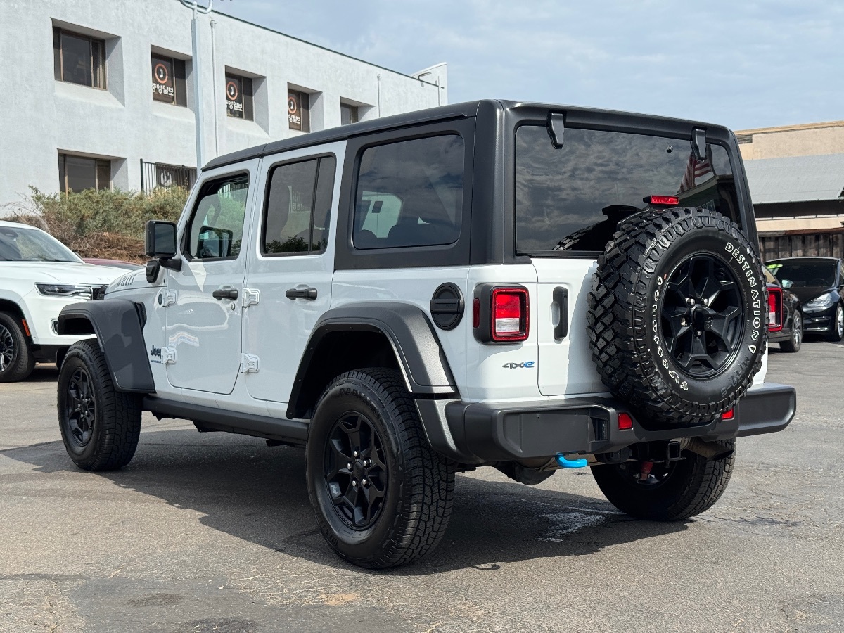 2023 Jeep Wrangler 4xe Willys photo 10