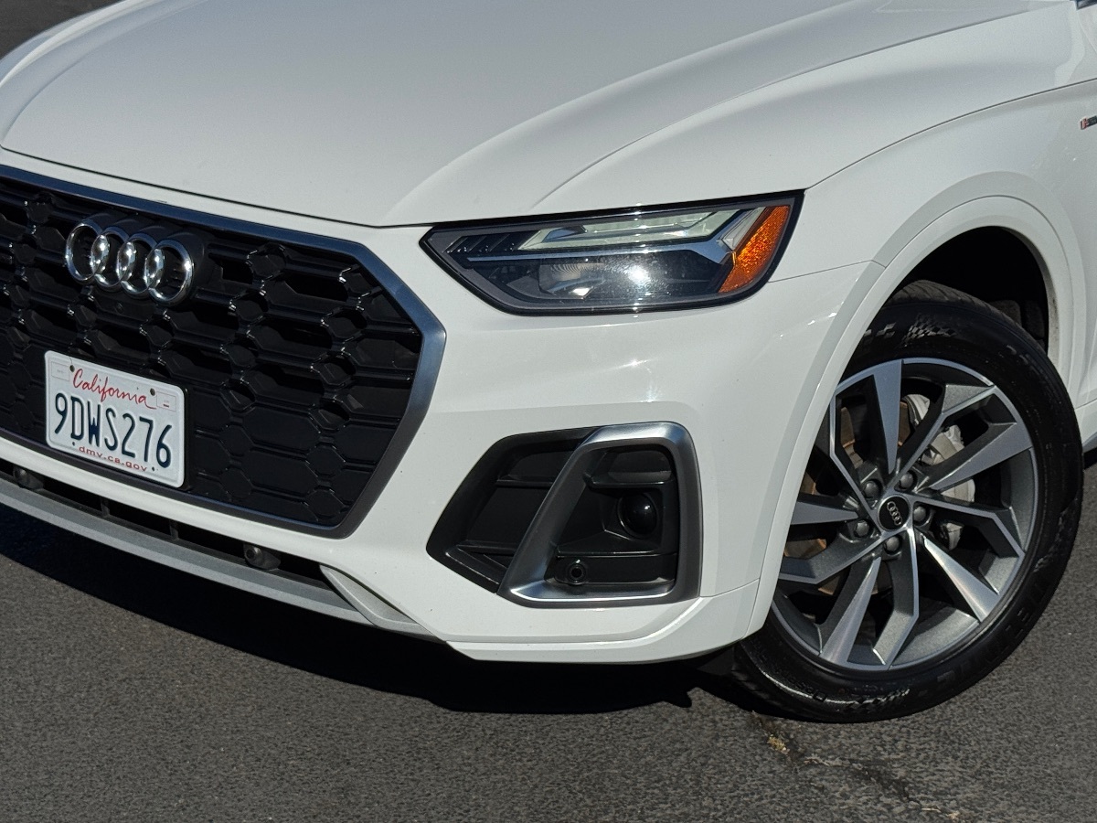 2023 Audi Q5 S line Premium Plus photo 2