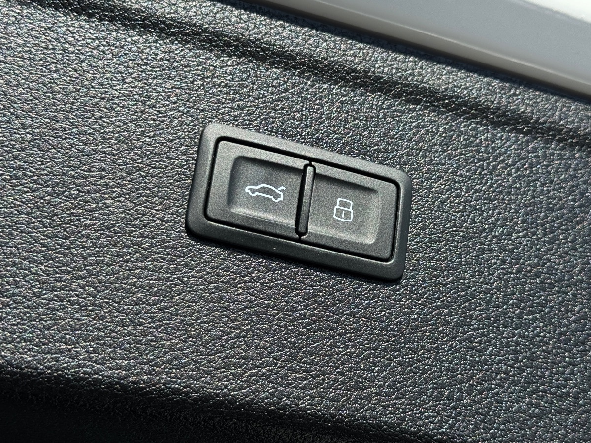 2023 Audi Q5 S line Premium Plus photo 8