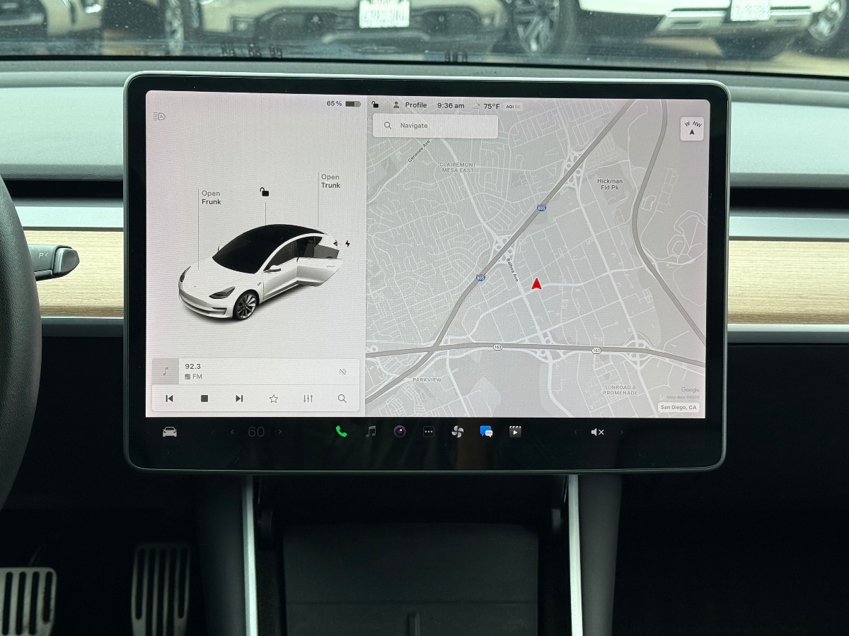 2019 Tesla Model 3 Standard Range Plus photo 23