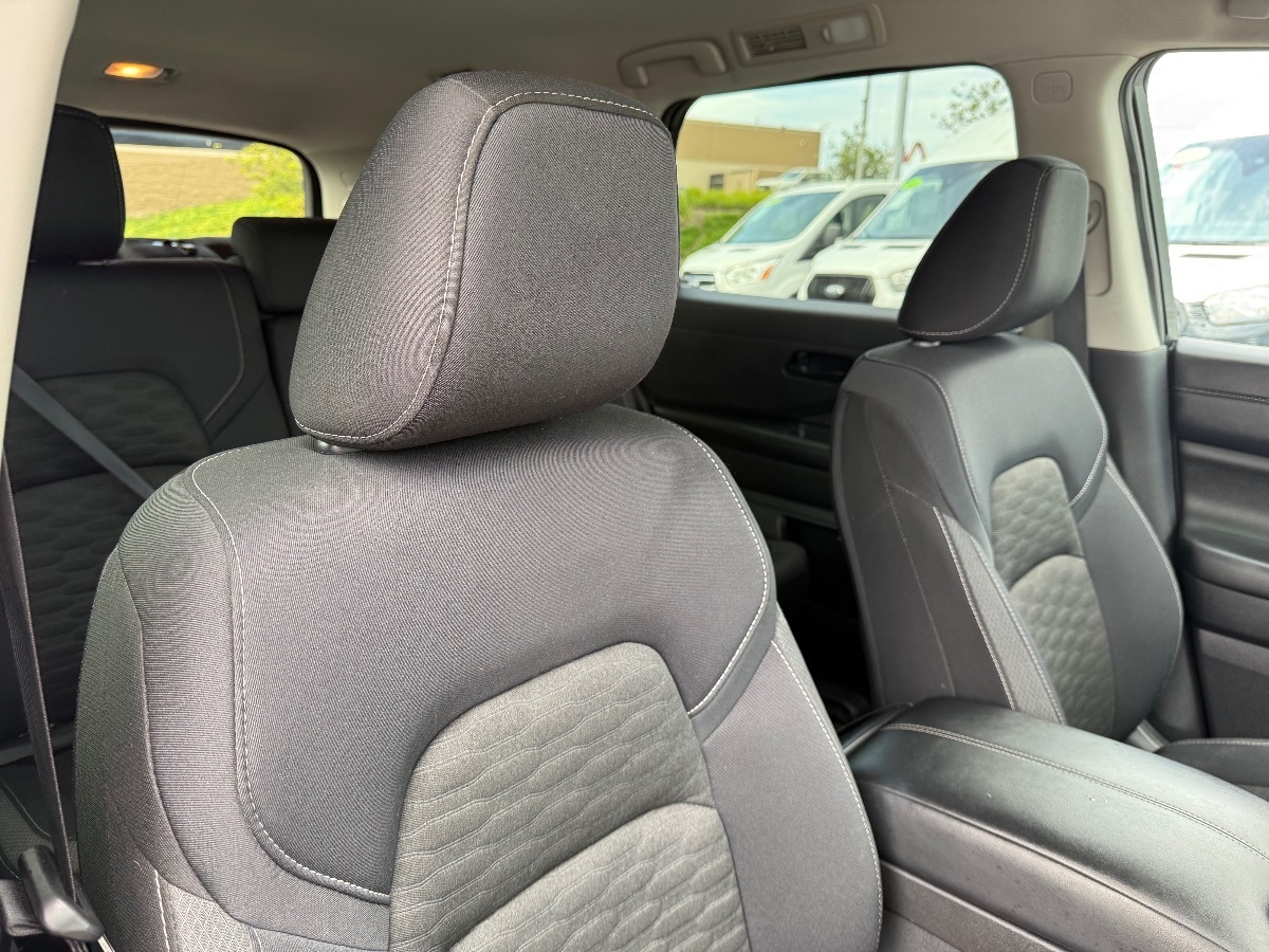 2023 Nissan Pathfinder SV photo 12
