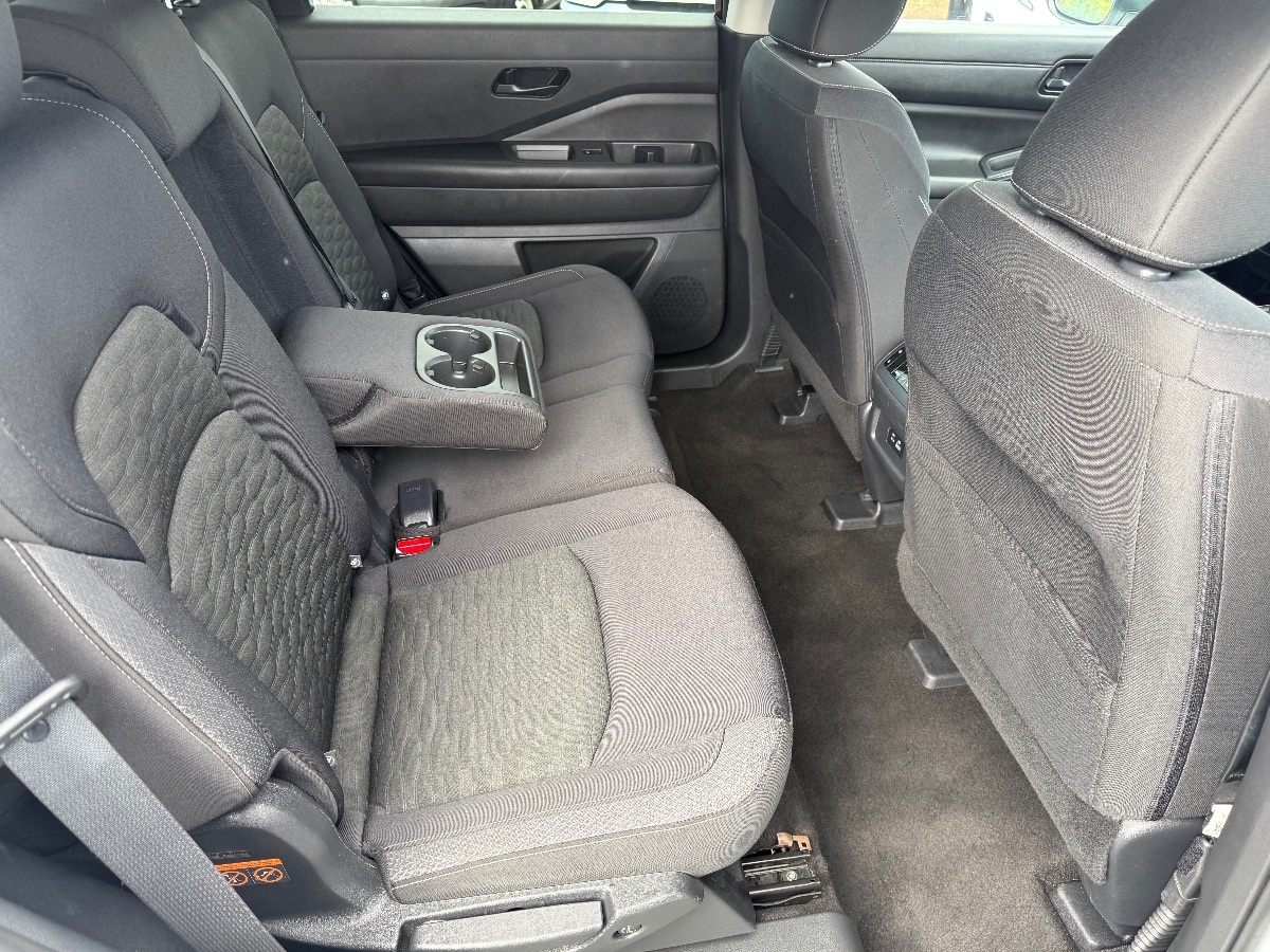 2023 Nissan Pathfinder SV photo 14