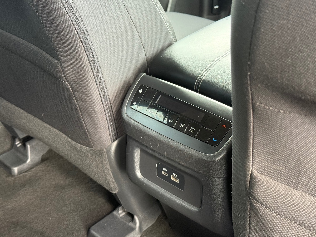 2023 Nissan Pathfinder SV photo 16