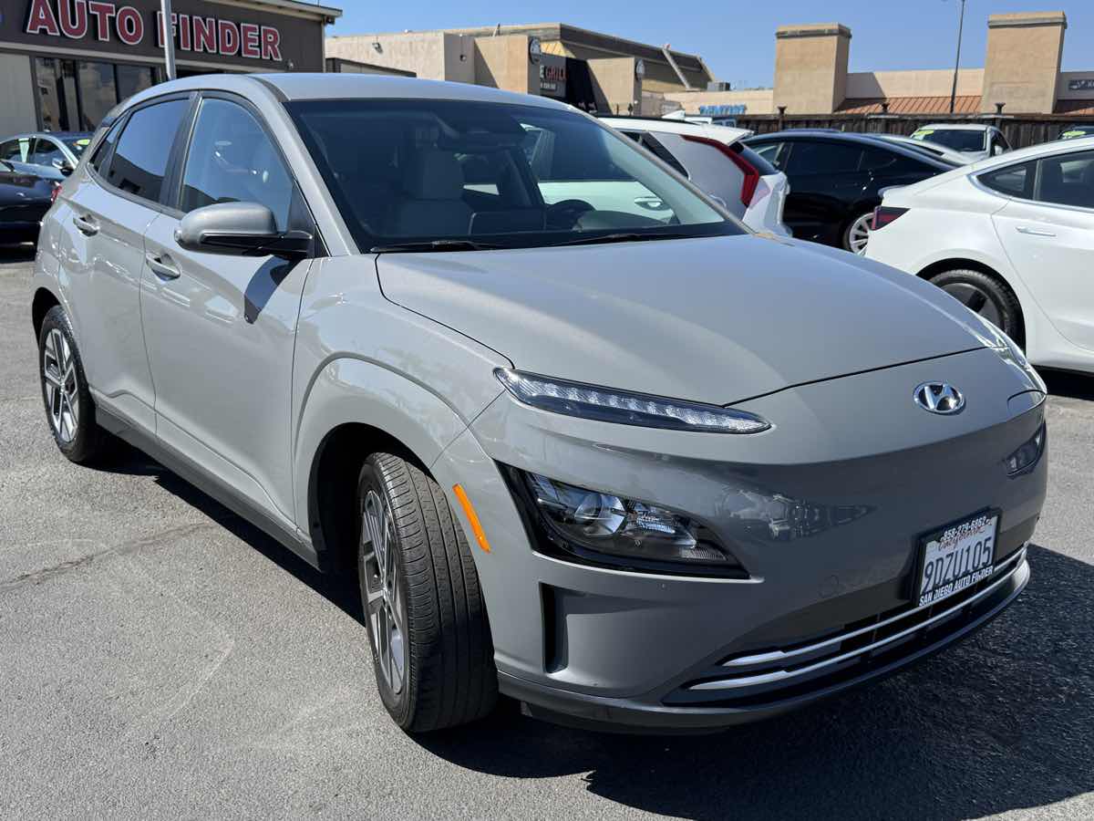 2023 Hyundai Kona Electric SE photo 3