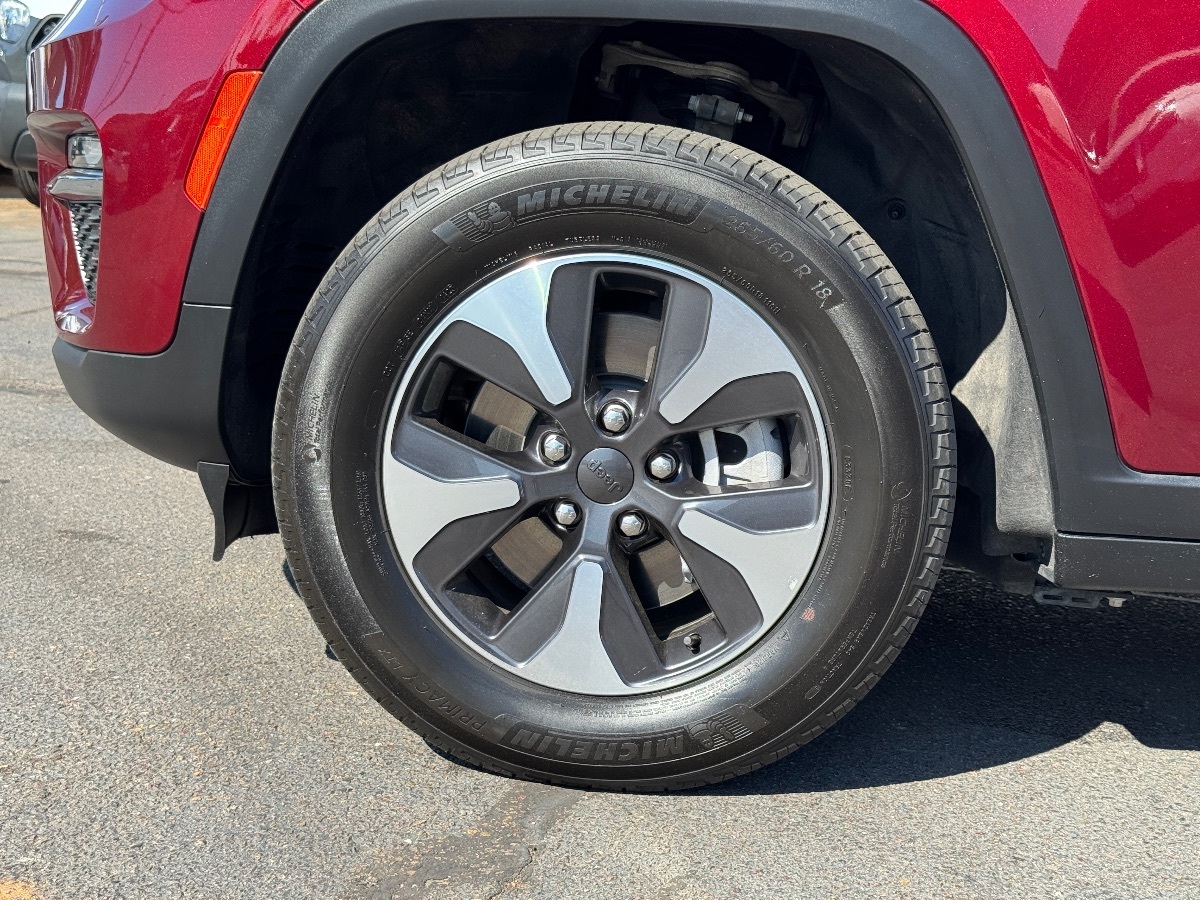 2023 Jeep Cherokee 4xe photo 6
